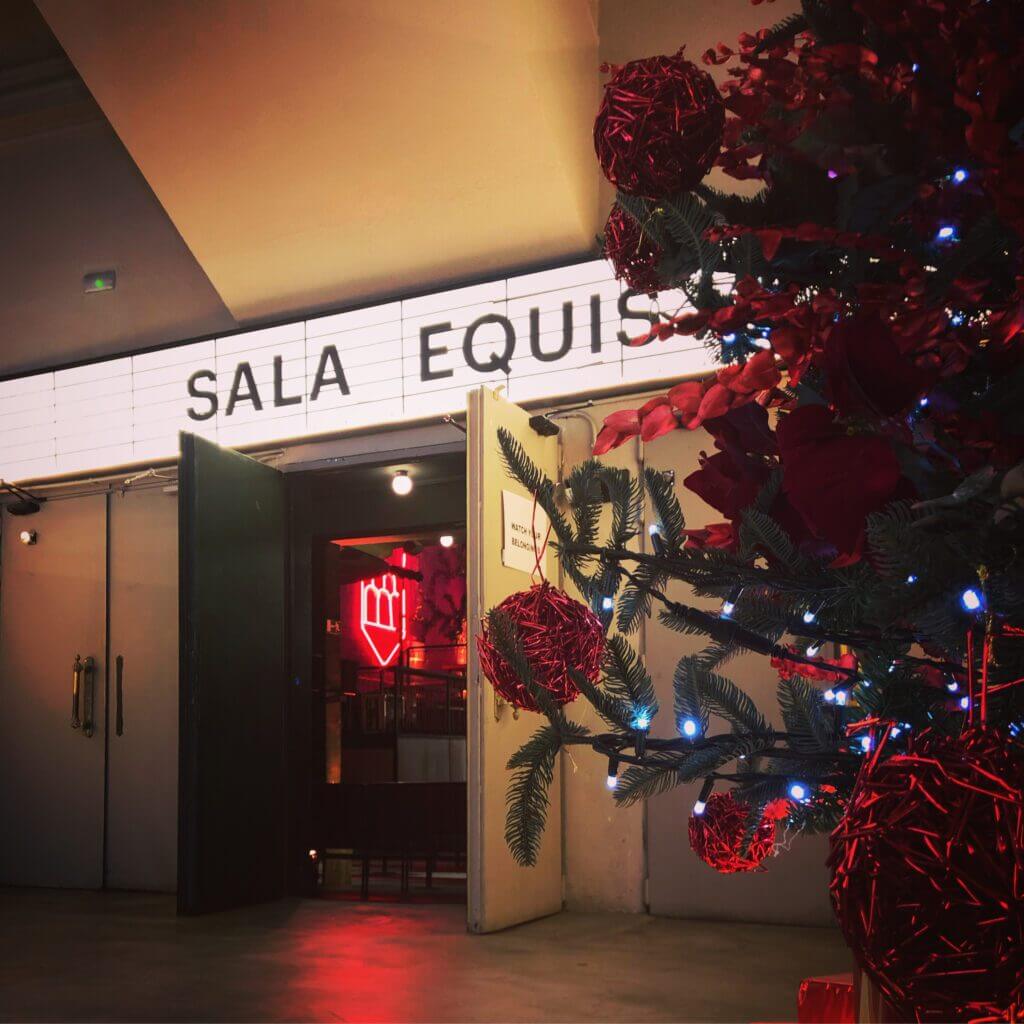 SALA EQUIS