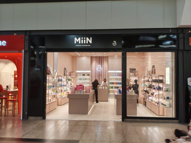MiiN Cosmetics La Cañada in Marbella: beauty shop