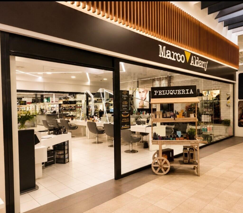 Marco Aldany Carrefour Estepona: peluquería