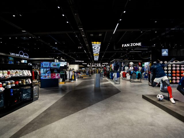 Fútbol Emotion Nevada Shopping en Armilla: tienda de deporte