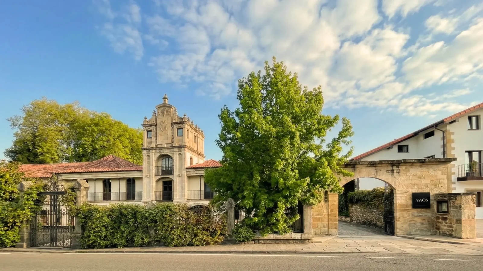 Cenador de Amós in Villaverde de Pontones — restaurant