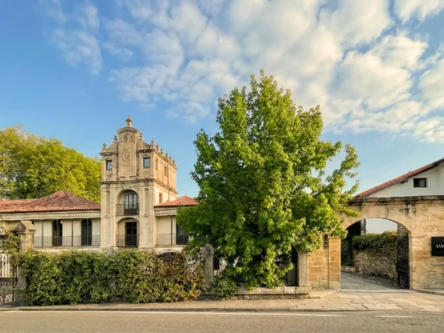 Cenador de Amós in Villaverde de Pontones — restaurant