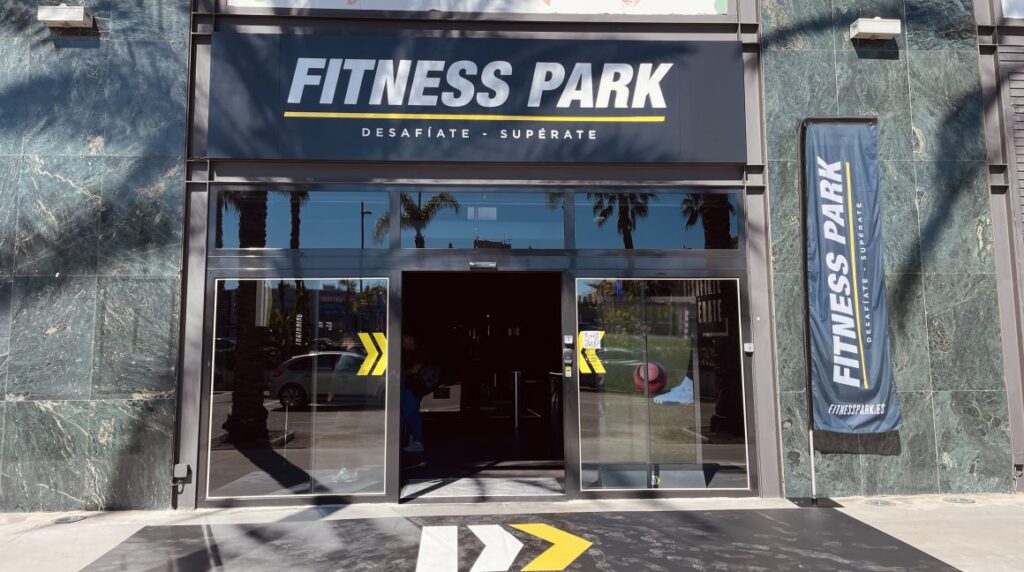 Fitness Park Gran Plaza en Roquetas de Mar: gimnasio