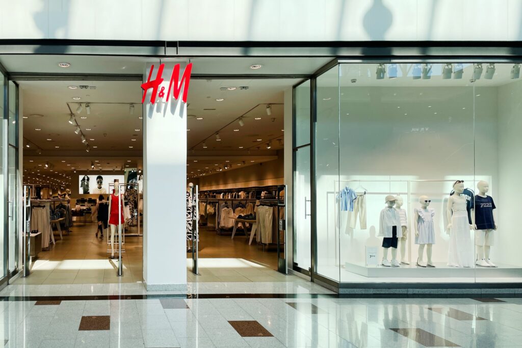 H&M Gran Plaza en Roquetas de Mar: tienda de moda