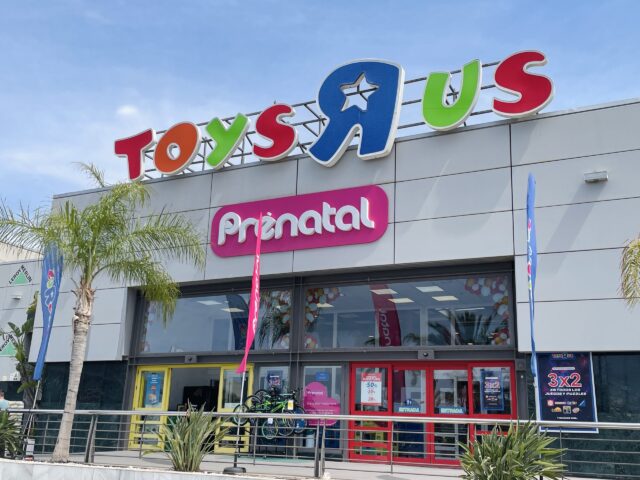 Toys’R’Us y Prénatal Gran Plaza in Roquetas de Mar: toy shop