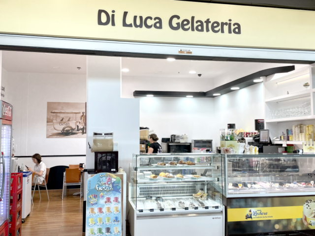 Di Luca Gelateria Gran Plaza in Roquetas de Mar: ice cream shop