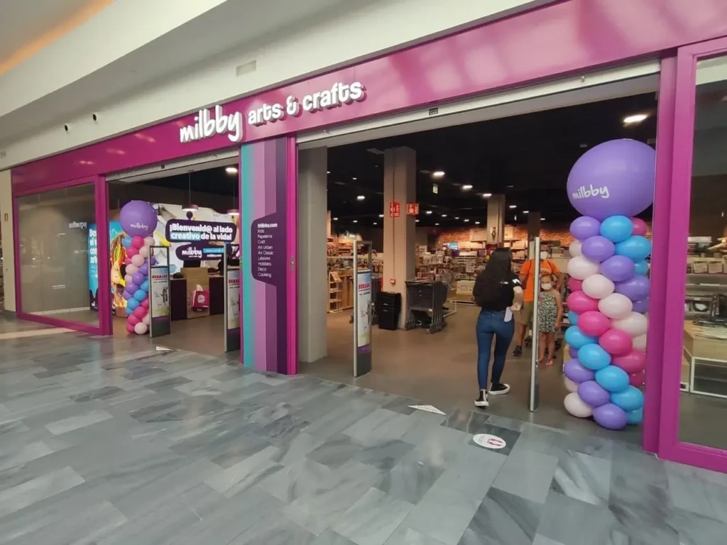 Milbby RÍO Shopping en Arroyo de la Encomienda: manualidades y papelería