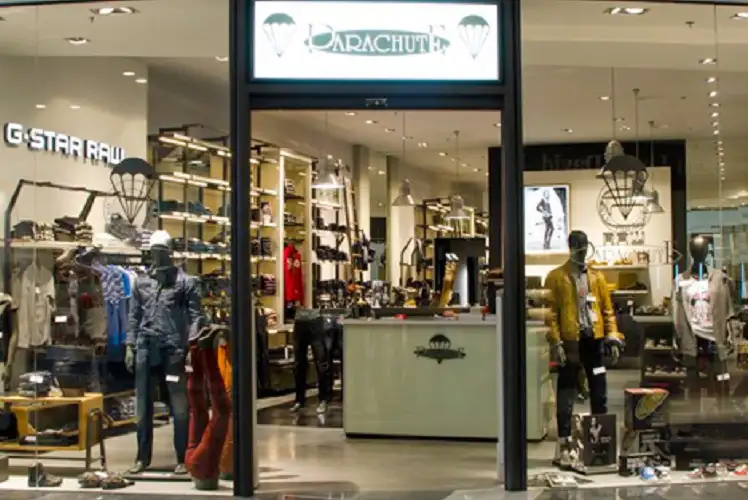 Parachute RÍO Shopping en Arroyo de la Encomienda: tienda de moda