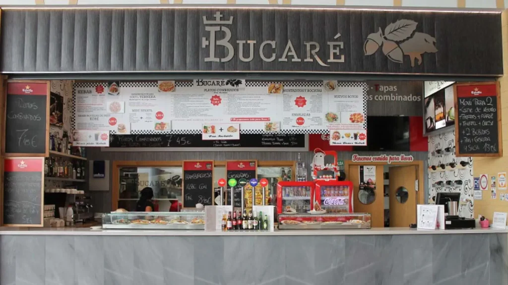 Bucaré RÍO Shopping en Arroyo de la Encomienda: restaurante