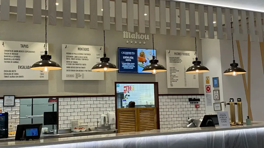 El Corcho RÍO Shopping en Arroyo de la Encomienda: restaurante