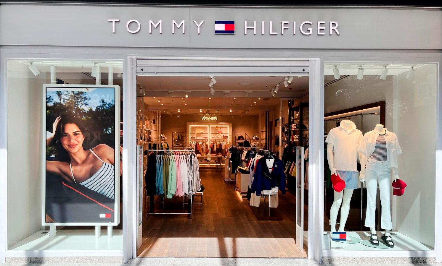 Tommy Hilfiger Mediterráneo en Almería: tienda de moda