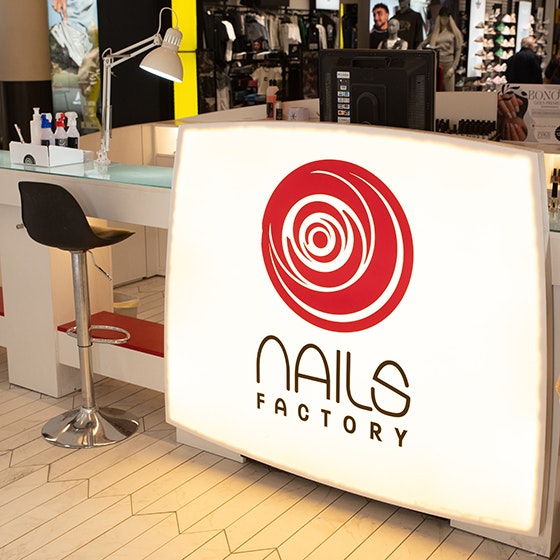 Nails Factory Valle Real en Maliaño: manicura y estética