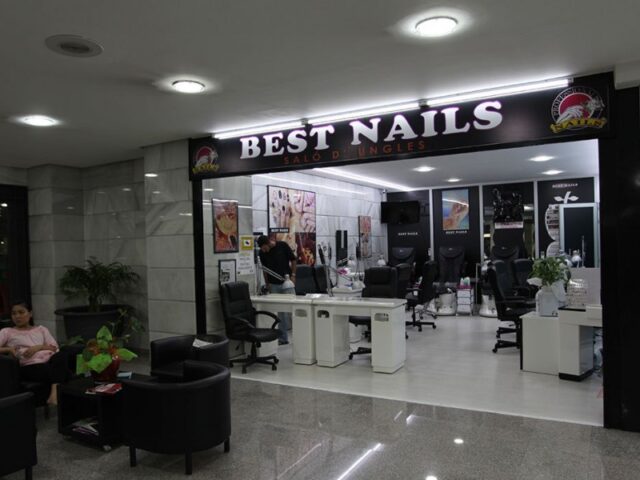 Best Nails Mataró Parc: nail care