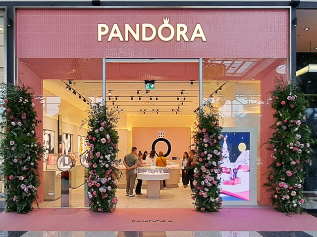 Pandora Nevada Shopping in Armilla: jewellery and watches