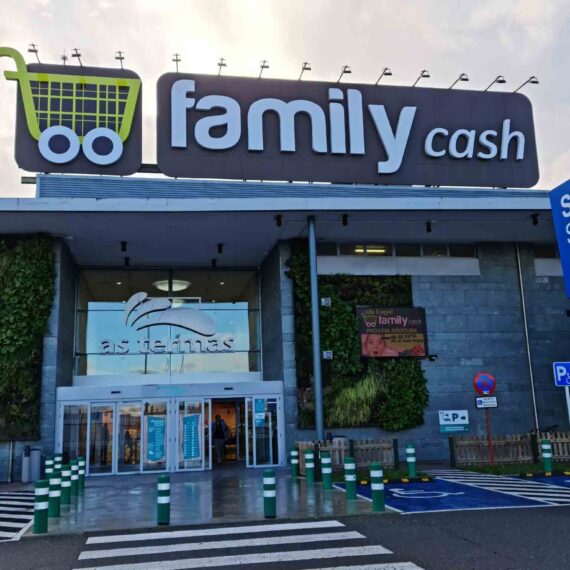 Family Cash As Termas en Lugo: supermercado