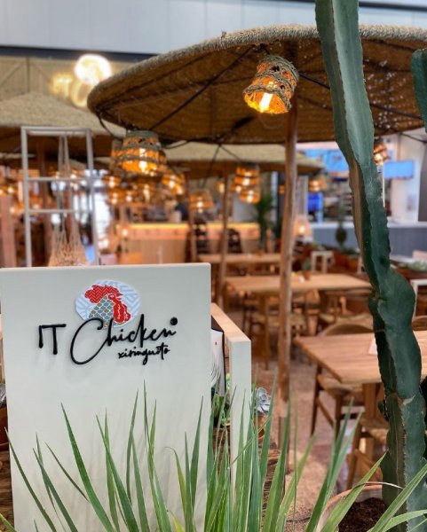 iT-Chicken Xiringuito Mataró Parc: restaurante