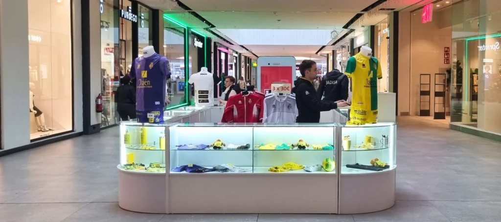 Jaén Paraíso Interior Fútbol Sala Jaén Plaza: tienda de deporte