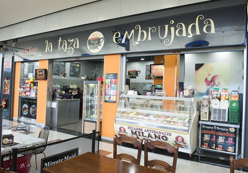 La Taza Embrujada Gran Plaza en Roquetas de Mar: cafetería
