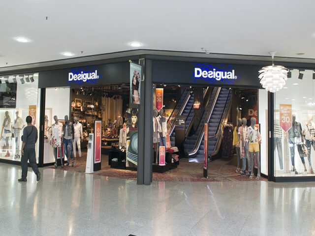 Desigual Mediterráneo en Almería: tienda de moda