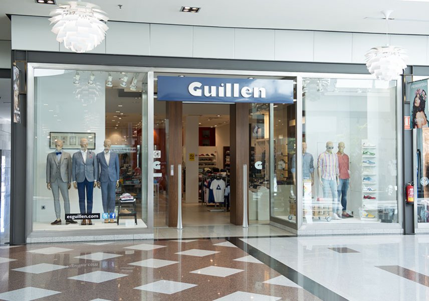 Guillen Gran Plaza en Roquetas de Mar: tienda de moda