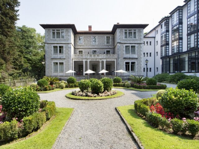 Parador de Limpias in Limpias — hotel guide
