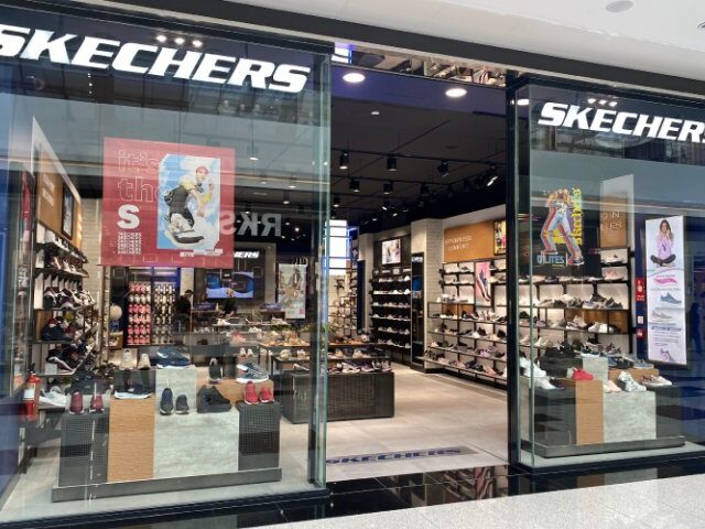 Skechers Nevada Shopping en Armilla: tienda de calzado