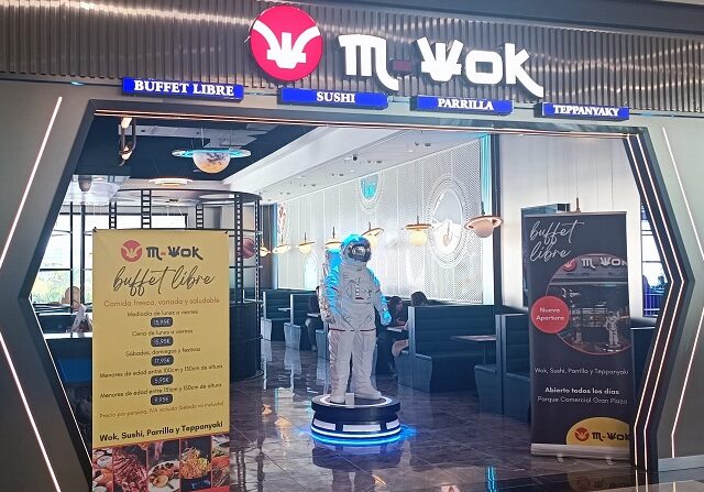 M-WOK Gran Plaza in Roquetas de Mar: restaurant